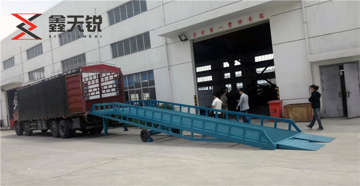 临沧移动式登车桥
